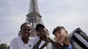 Haverstock school camden music students trip to paris july 2019 at the eiffel tower 4