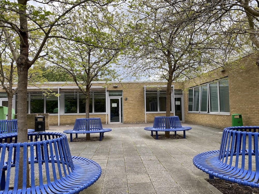 The crib courtyard and entrance